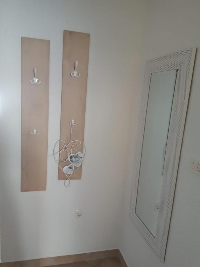 Studio Apartman Kika Otočac Exterior foto