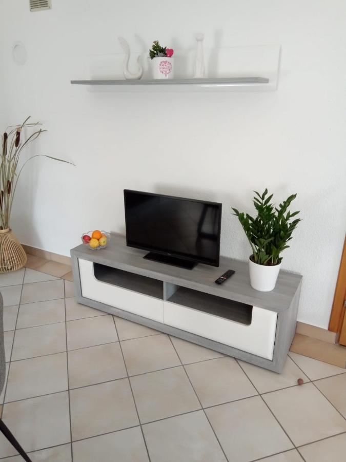 Studio Apartman Kika Otočac Exterior foto